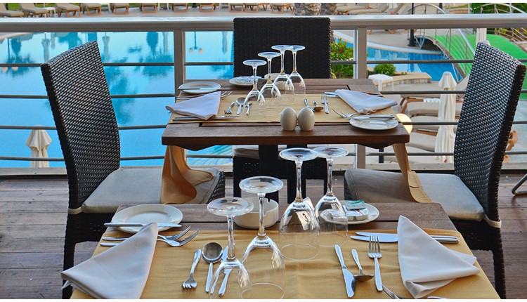 The Golden Bay Beach Hotel, Кипр